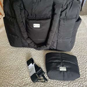 Wilo Black Quilted Tote Bag with Pouch